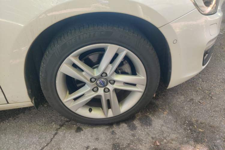 Used Volvo V60 2015 T5 Zhiya Edition Right Front Wheel Hub
