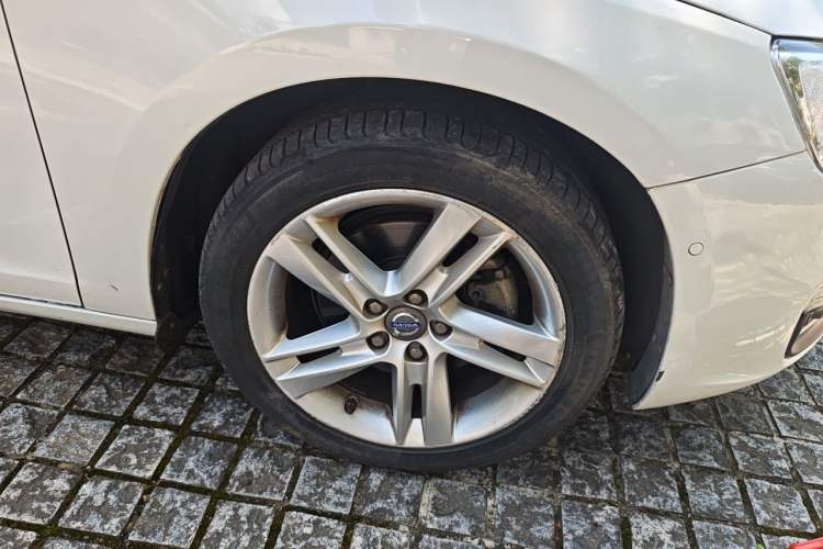 Used Volvo V60 2015 T5 Zhiya Edition Right Front Wheel Hub