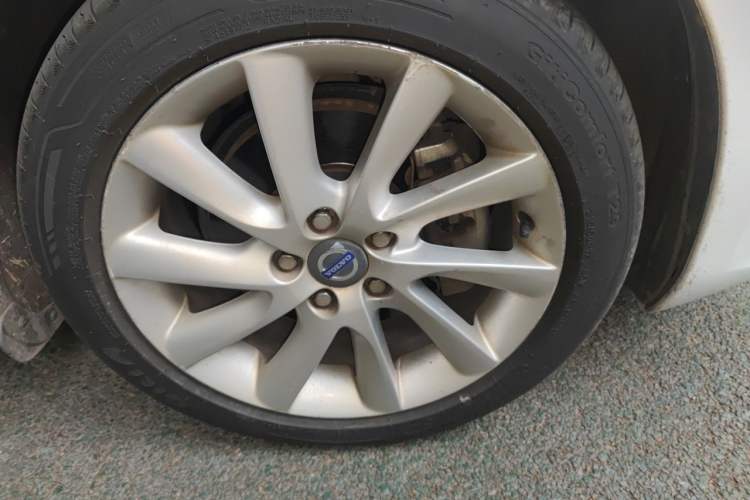 Used Volvo V60 2015 T5 Zhiyi Edition Right Front Wheel Hub