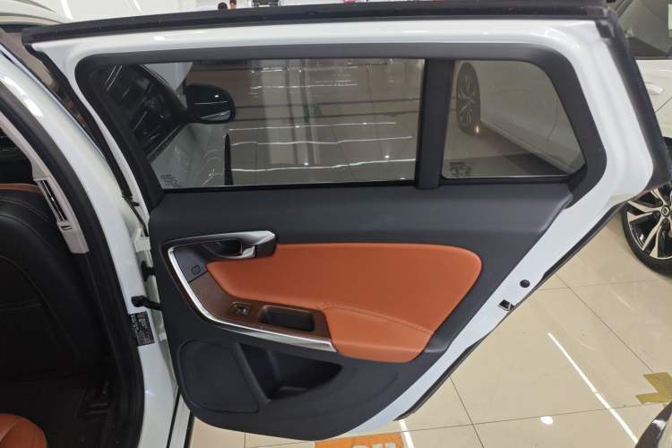Used Volvo V60 2015 T5 Zhiyi Edition Right Rear Door Interior