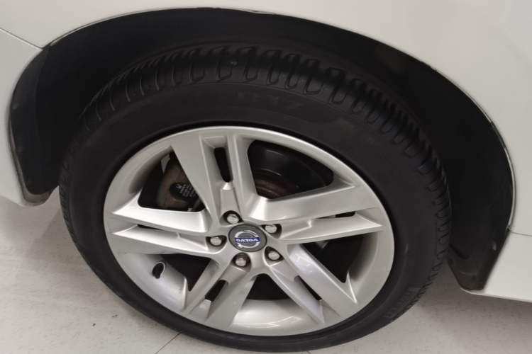 Used Volvo V60 2015 T5 Zhiya Edition Right Rear Wheel Hub