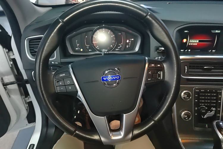 Used Volvo V60 2015 T5 Zhiyi Edition Steering Wheel