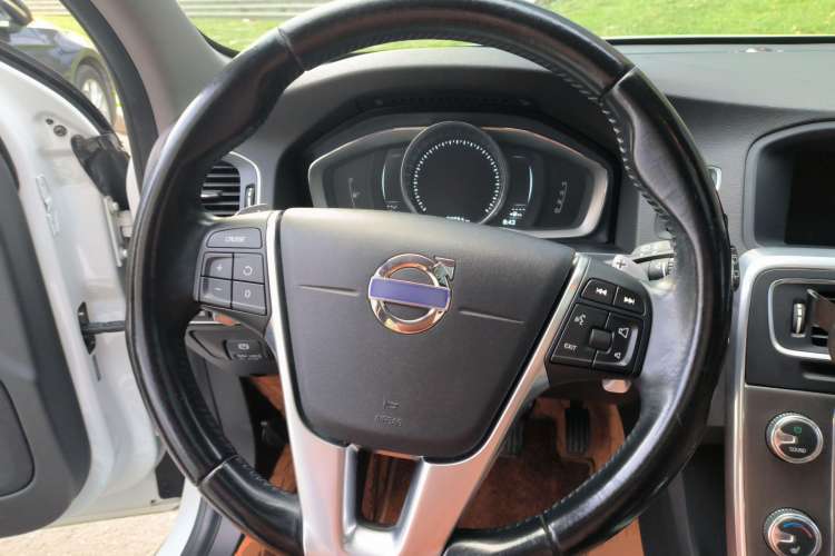 Used Volvo V60 2015 T5 Zhiya Edition Steering Wheel