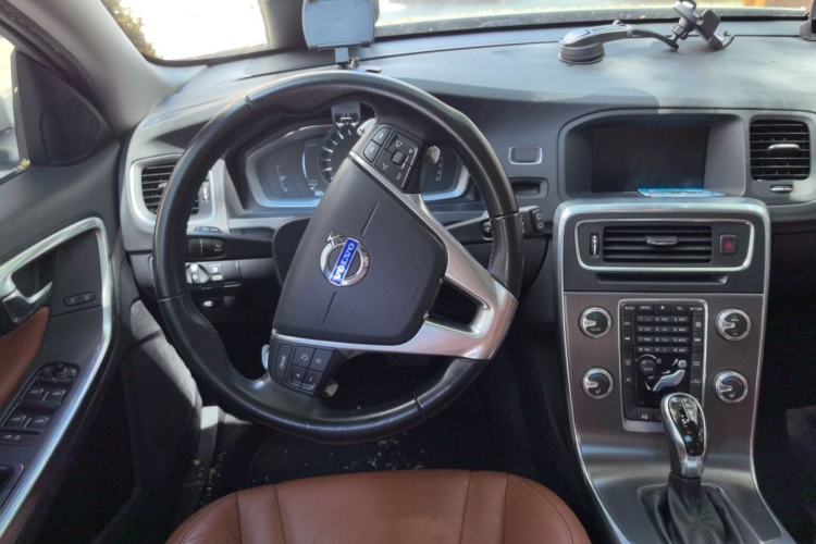Used Volvo V60 2015 T5 Zhiya Edition Steering Wheel
