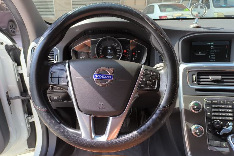 Used Volvo V60 2015 T5 Zhiyi Edition Steering Wheel