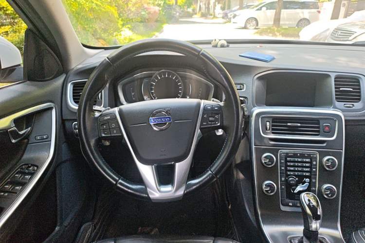 Used Volvo V60 2015 T5 Zhiya Edition Steering Wheel