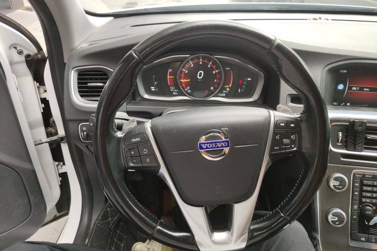 Used Volvo V60 2015 T5 Zhiya Edition Steering Wheel