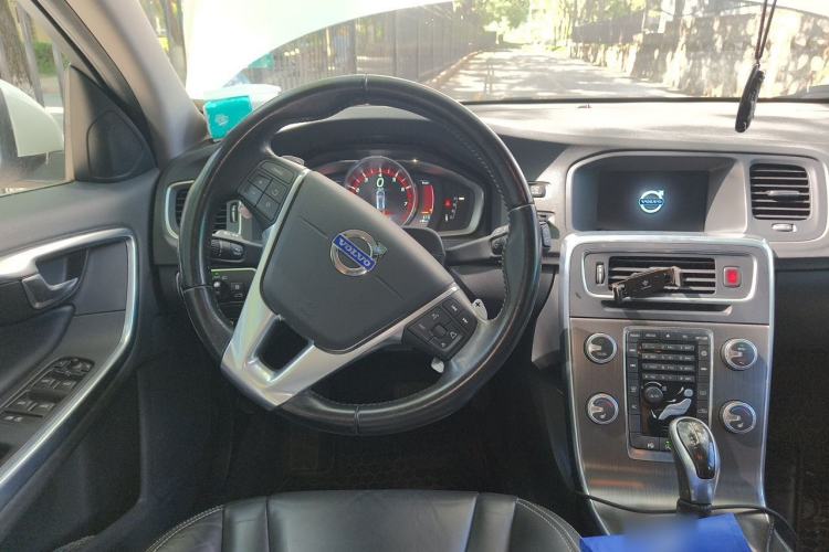Used Volvo V60 2015 T5 Zhiya Edition Steering Wheel