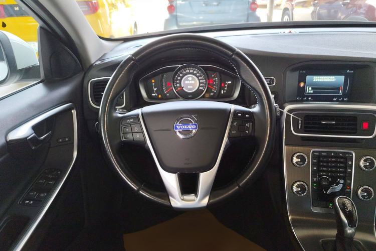 Used Volvo V60 2015 T5 Zhiyi Edition Steering Wheel