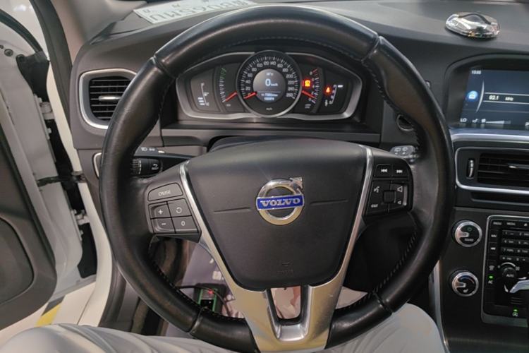Used Volvo V60 2015 T5 Zhiyi Edition Steering Wheel