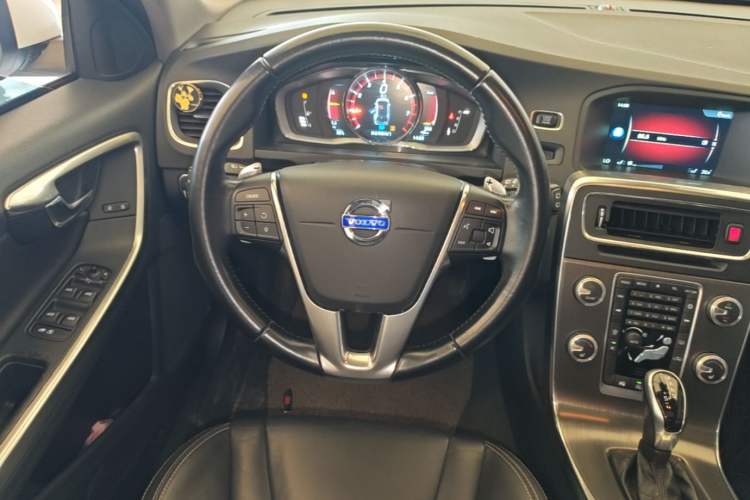 Used Volvo V60 2015 T5 Zhiya Edition Steering Wheel