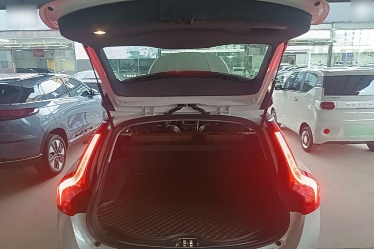 Used Volvo V60 2015 T5 Zhiya Edition Trunk