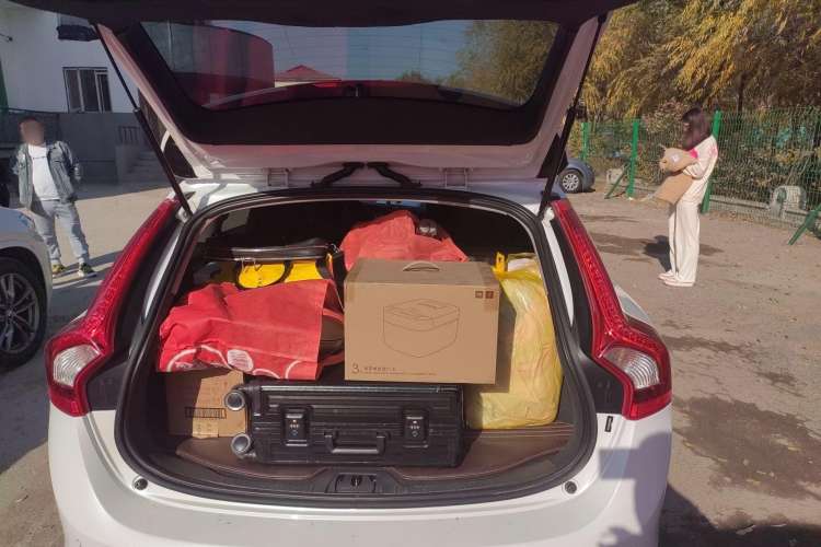 Used Volvo V60 2015 T5 Zhiyi Edition Trunk