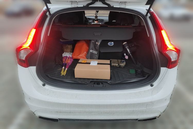 Used Volvo V60 2015 T5 Zhiyi Edition Trunk
