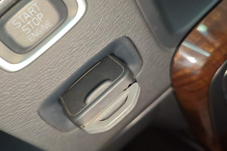 Used Volvo V60 2015 T5 Zhiyi Edition Vehicle Key