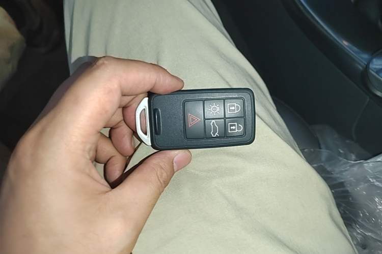 Used Volvo V60 2015 T5 Zhiyi Edition Vehicle Key