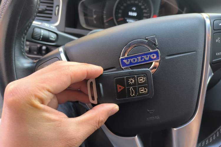Used Volvo V60 2015 T5 Zhiyi Edition Vehicle Key