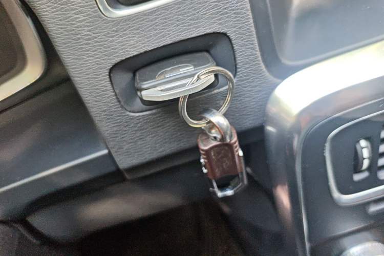 Used Volvo V60 2015 T5 Zhiya Edition Vehicle Key
