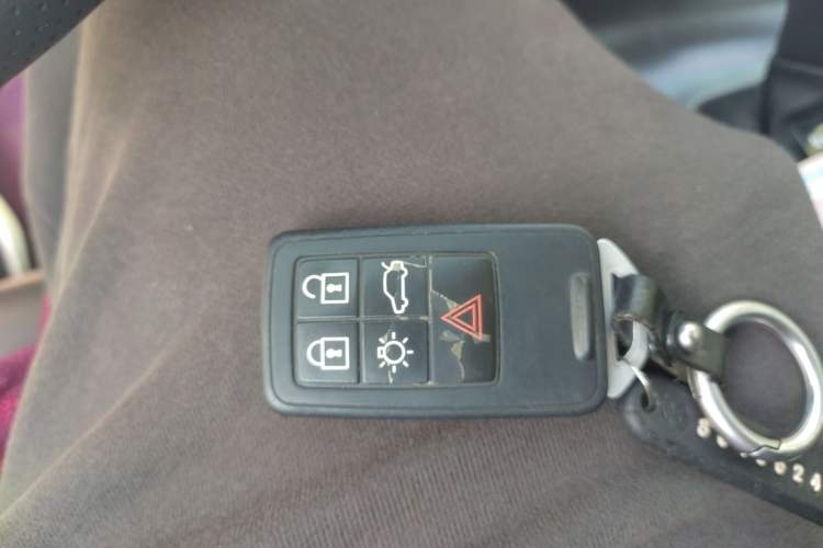 Used Volvo V60 2015 T5 Zhiyi Edition Vehicle Key
