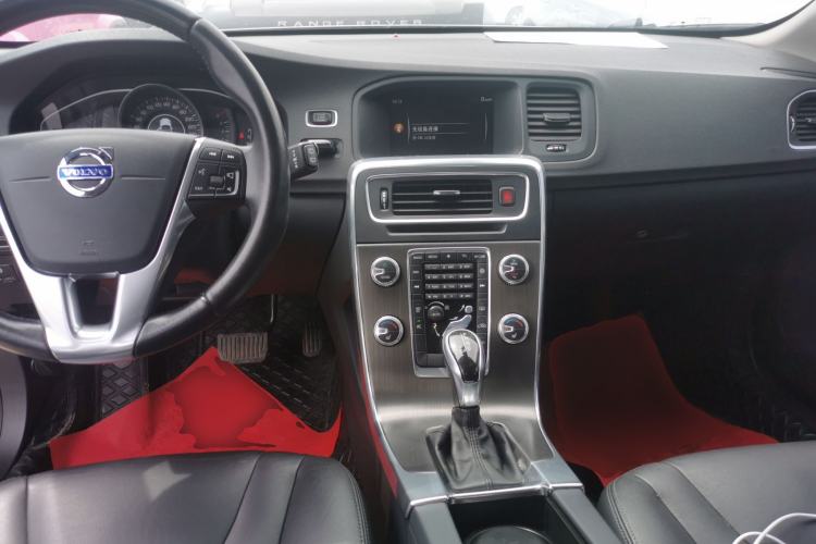 Used Volvo V60 2015 T5 Zhiyi Edition Center Console