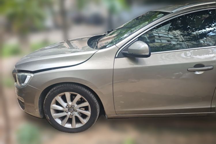 Used Volvo V60 2015 T5 Zhiyi Edition Guazi used car, China used car export, Used car for sale, Used  cars, Cheapest cars for sale