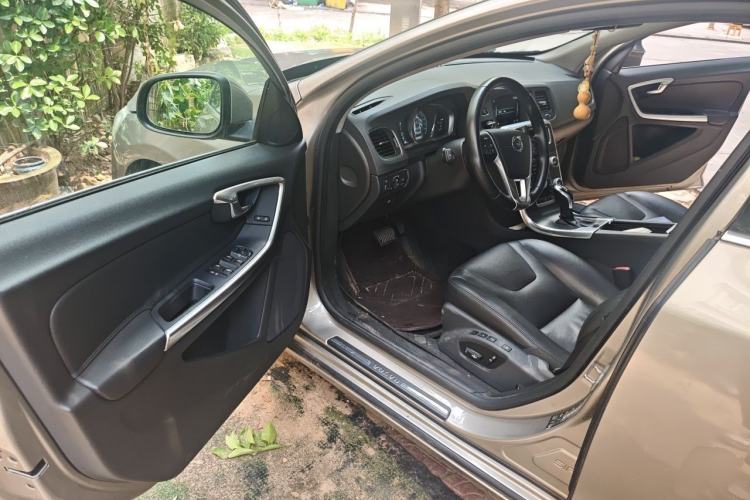 Used Volvo V60 2015 T5 Zhiyi Edition Driver Seat
