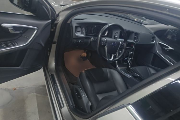 Used Volvo V60 2015 T5 Zhiyi Edition Driver Seat