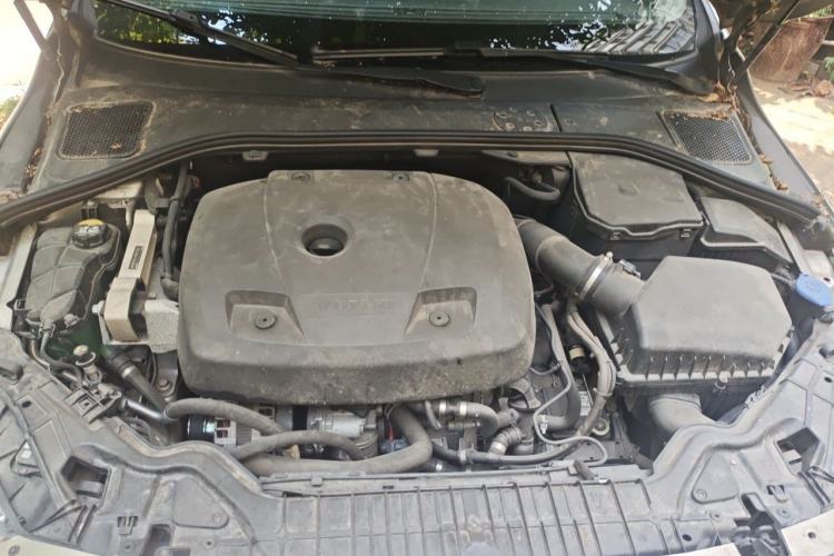 Used Volvo V60 2015 T5 Zhiyi Edition Engine Bay