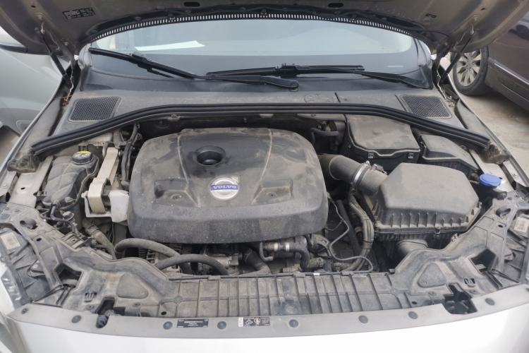 Used Volvo V60 2015 T5 Zhiyi Edition Engine Bay