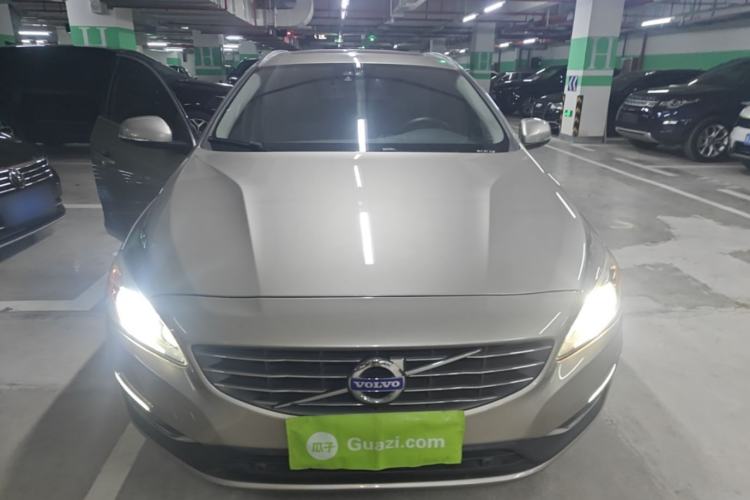 Used Volvo V60 2015 T5 Zhiyi Edition Front