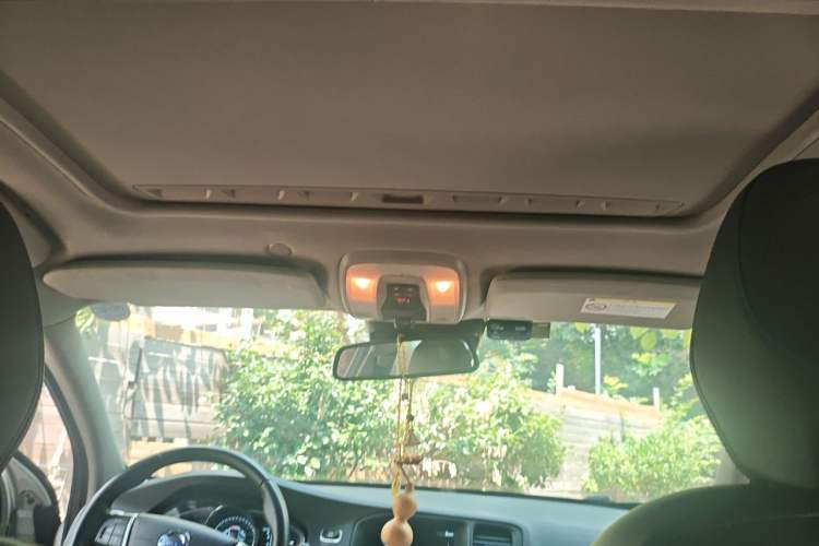 Used Volvo V60 2015 T5 Zhiyi Edition Headliner