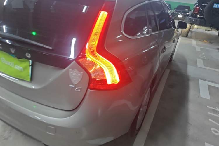 Used Volvo V60 2015 T5 Zhiyi Edition Right Rear Taillight