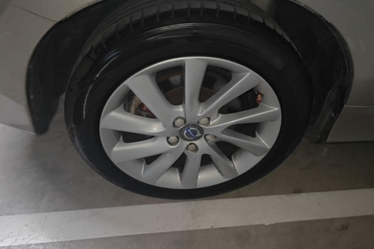 Used Volvo V60 2015 T5 Zhiyi Edition Right Rear Wheel Hub