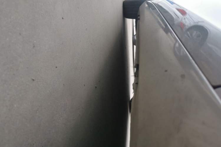 Used Volvo V60 2015 T5 Zhiyi Edition Right Side Sill