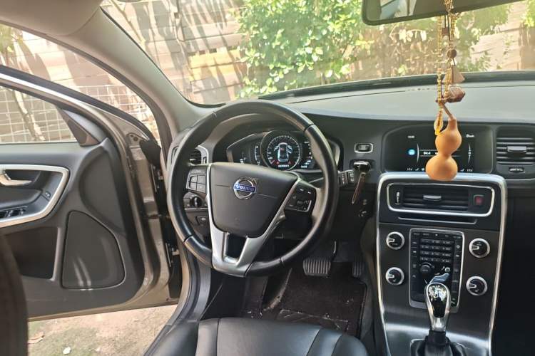 Used Volvo V60 2015 T5 Zhiyi Edition Steering Wheel