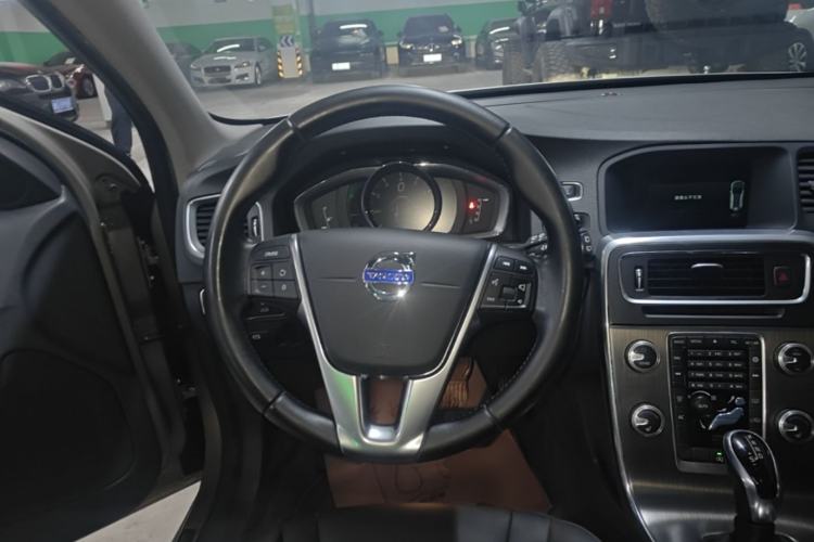 Used Volvo V60 2015 T5 Zhiyi Edition Steering Wheel