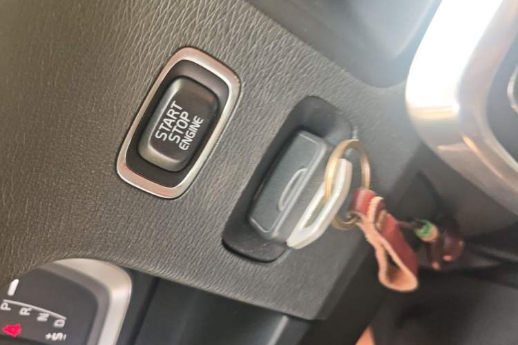 Used Volvo V60 2015 T5 Zhiyi Edition Vehicle Key