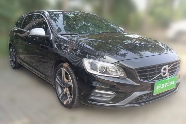Used Volvo V60 2016 T5 Zhiya Personalized Sport Edition Front Right 45 Deg