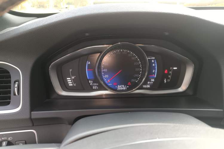 Used Volvo V60 2016 T5 Zhiya Personalized Sport Edition Instrument Cluster