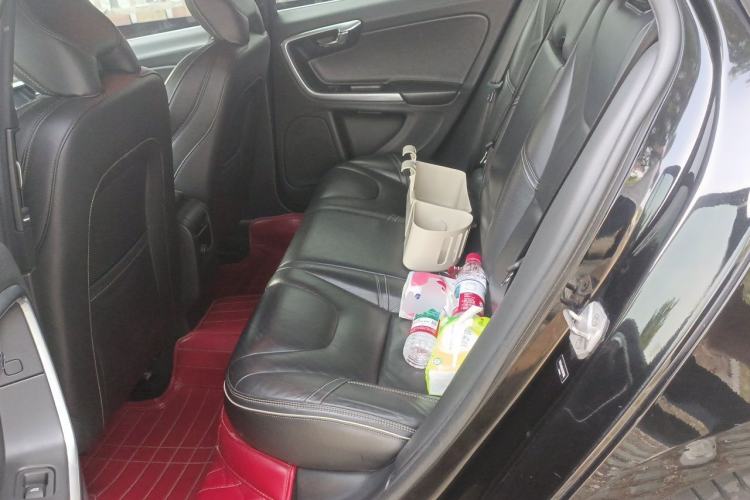 Used Volvo V60 2016 T5 Zhiya Personalized Sport Edition Left Rear Seat