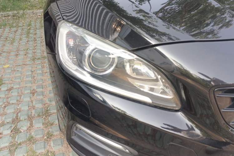 Used Volvo V60 2016 T5 Zhiya Personalized Sport Edition Right Front Headlight
