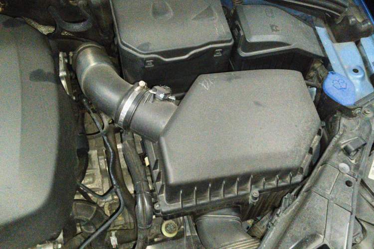 Used Volvo V60 2016 T5 Prestige Edition Engine Bay Left