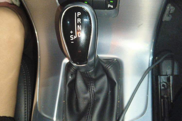 Used Volvo V60 2016 T5 Prestige Edition Gear Lever