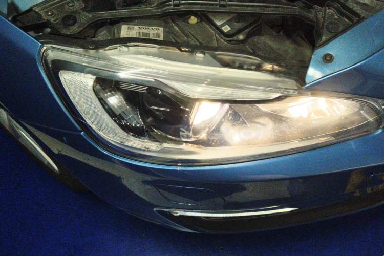 Used Volvo V60 2016 T5 Prestige Edition Right Front Headlight