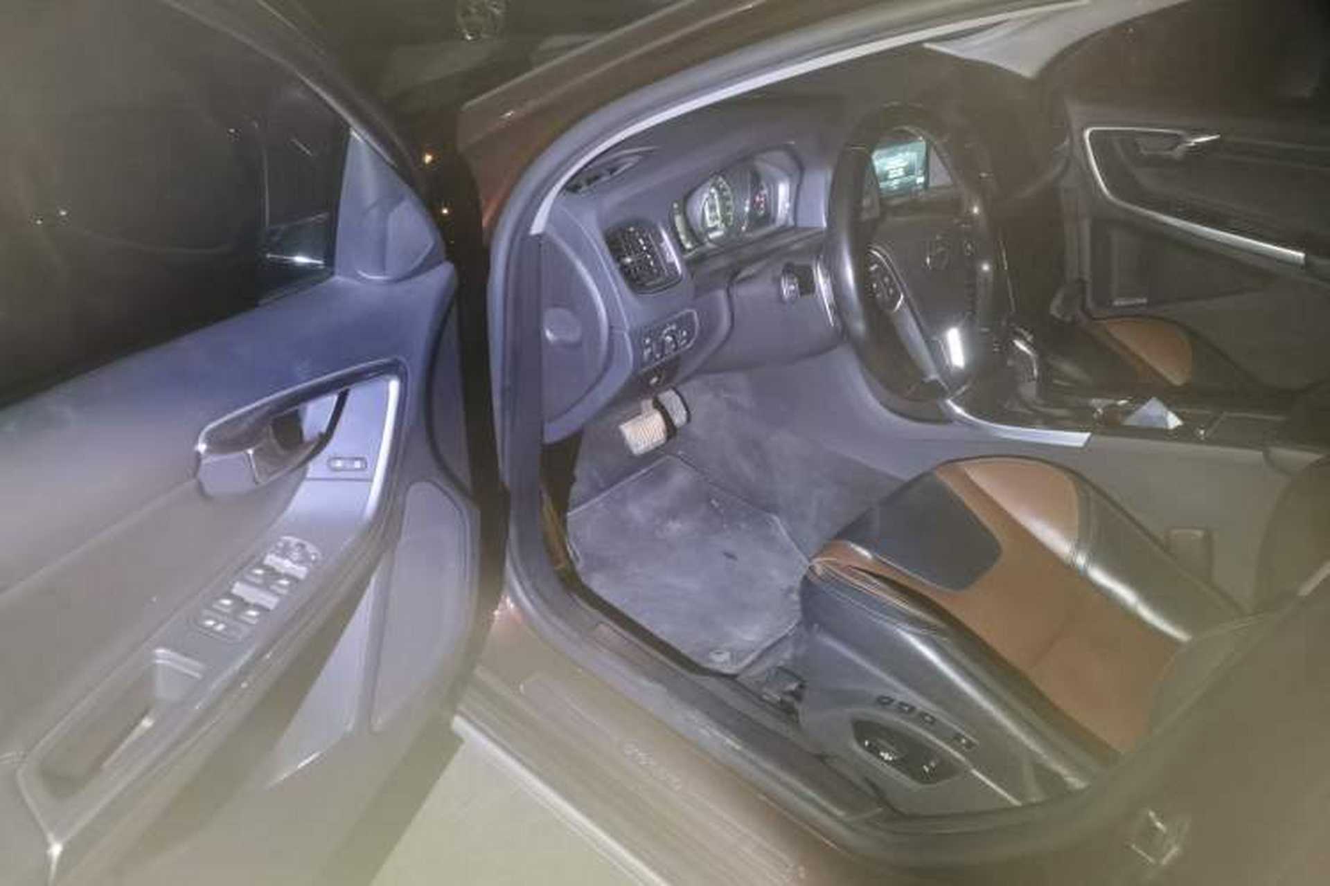 Used Volvo V60 2016 Cross Country T6 AWD Driver Seat