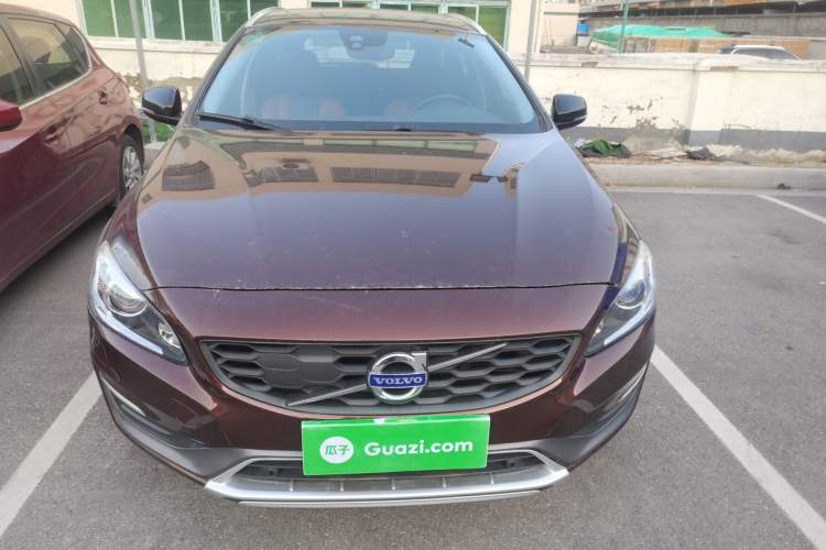 Used Volvo V60 2016 Cross Country T6 AWD Exterior 1