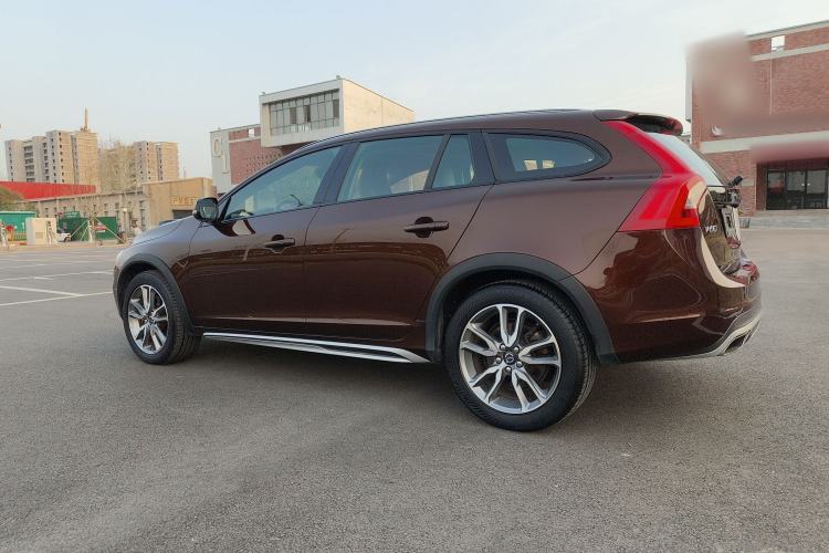Used Volvo V60 2016 Cross Country T6 AWD Exterior 1