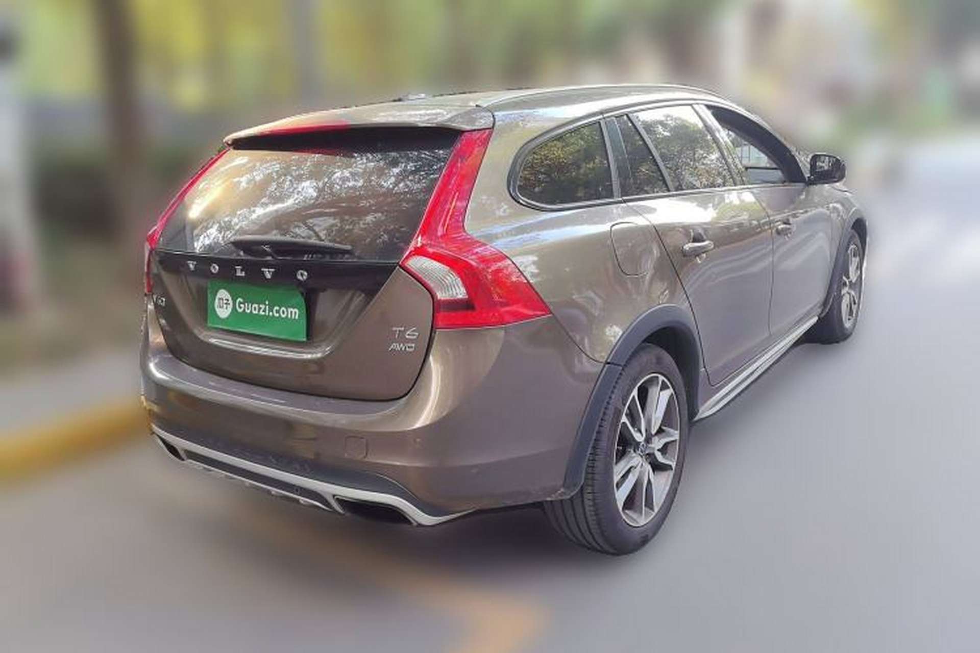 Used Volvo V60 2016 Cross Country T6 AWD Exterior 5