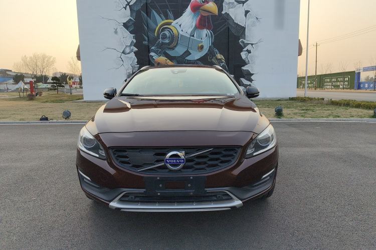 Used Volvo V60 2016 Cross Country T6 AWD Front