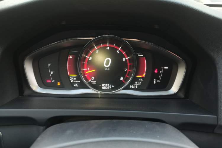 Used Volvo V60 2016 Cross Country T6 AWD Instrument Cluster